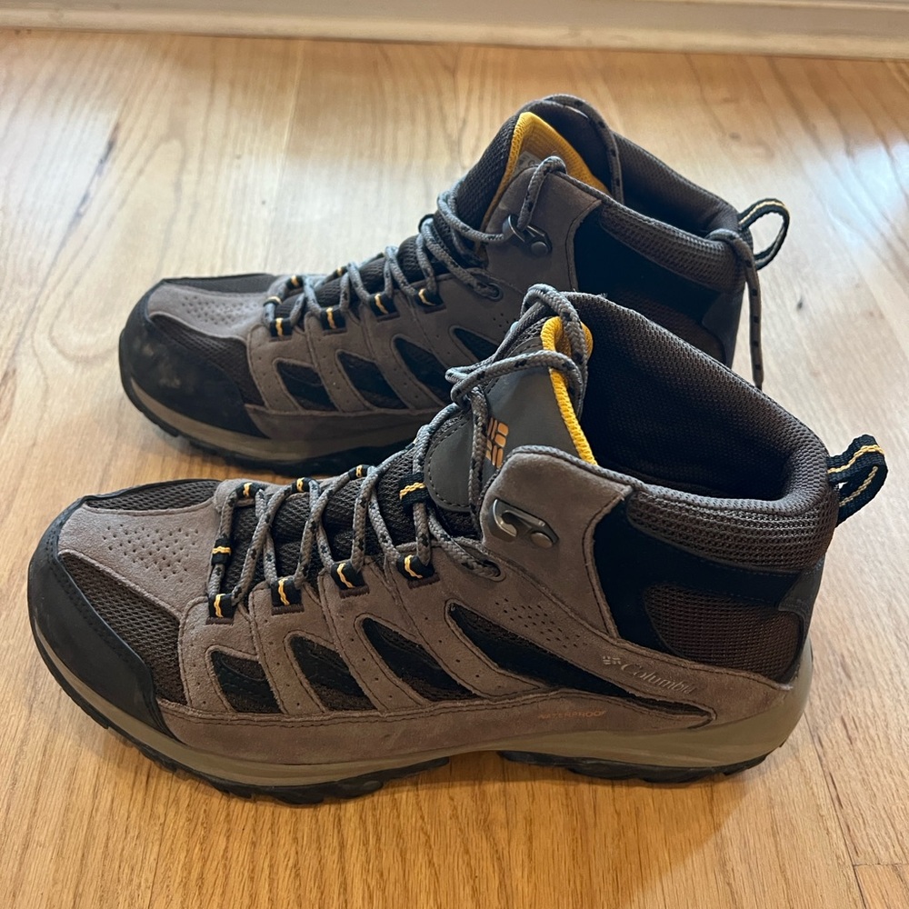 Columbia Men's Gray and Black Hiking Boots with Yellow Accents